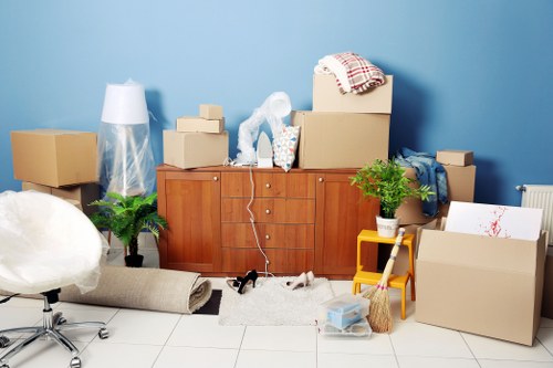 Removal truck hire information for North Woolwich moving customers