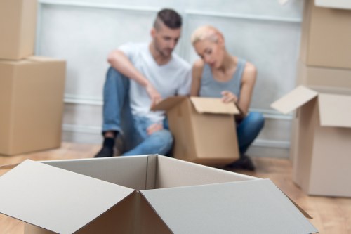 Local packing and unpacking services for residential and commercial customers in North Woolwich